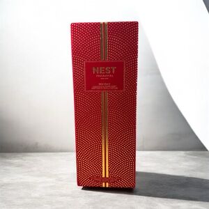 NEST Fragrances Luxurious Red Box Holiday